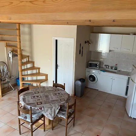 Le Dugas Apartmán *